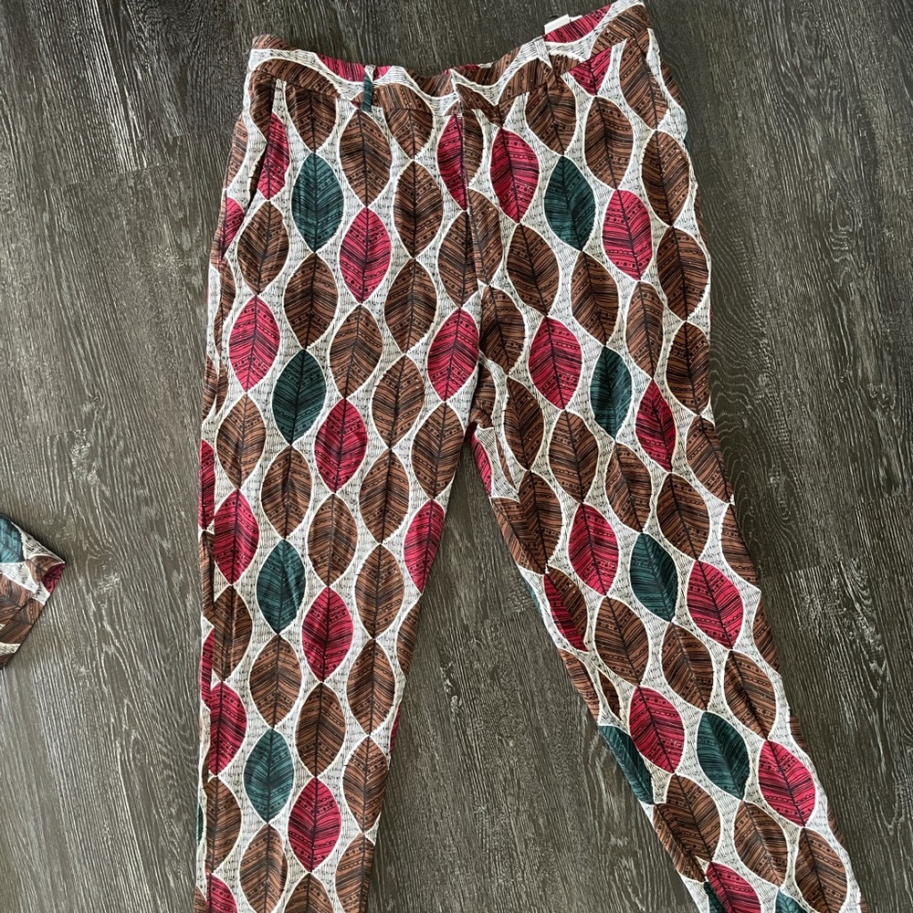 Zara men’s flowing leaf print pant
